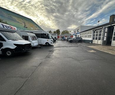 GEWERBEIMMOBILIE AUF GROSSEM GRUNDSTÜCK
MIT VIELFÄLTIGEN MÖGLICHKEITEN IN DORTMUND