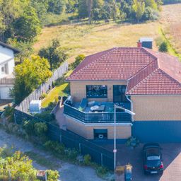Wohnen in ruhiger Ortsrandlage – Großzügiges, top gepflegtes Einfamilienhaus mit ELW!
