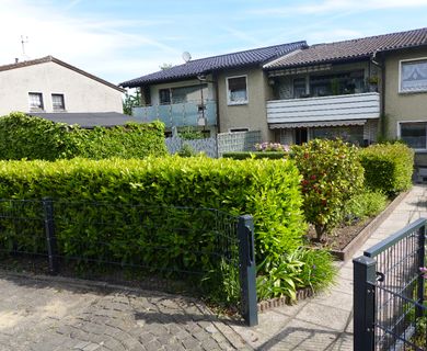 Vielseitig nutzbares Zweifamilienhaus mit ca. 146 m² Wohnfläche, schönem Süd-West- Garten und Garage