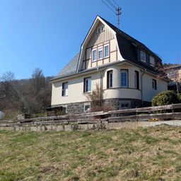 Charakteristisches Einfamilienhaus mit Sauna, großem Garten und einem tollen Naturblick!