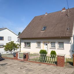 Teilvermietetes Zweifamilienhaus in guter, zentraler Wohnlage von Hamm a.d. Sieg (Rlp)!