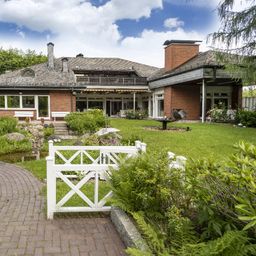 Exklusives Mehrgenerationenhaus mit 3 Wohneinheiten (235 m²/167 m²/75 m²) direkt am Fleyer Wald