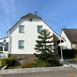 Geräumiges Einfamilienhaus mit Terrasse und Garage – ideal für die kleine Familie!