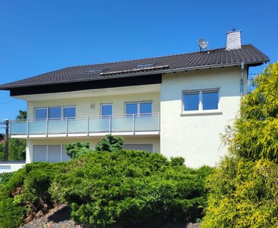 Top gepflegtes Dreifamilienhaus als Kapitalanlage oder zur (Teil-) Eigennutzung!