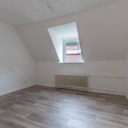 Ca. 51 m² große 2-Zimmer-Dachgeschosswohnung mit Tageslichtbad in Hagen-Eilpe