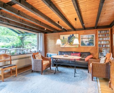 ***KLEINES SCHMUCKSTÜCK***