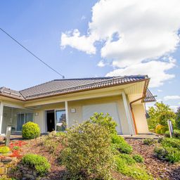 Geräumiger Bungalow in Ortsrandlage zwischen Altenkirchen und Hamm/Sieg!