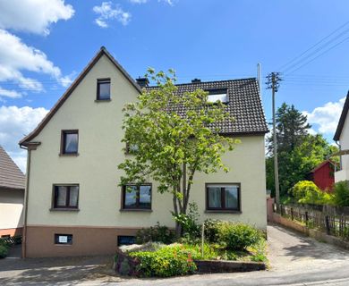 **PREISREDUZIERUNG**
Gepflegtes Ein-/Zweifamilienhaus mit viel Platz in zentrumsnaher Wohnlage von Wissen!