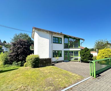 *RESERVIERT* Vollvermietetes Mehrfamilienhaus mit 4 WE in sehr gepflegtem Zustand nähe Hachenburg!