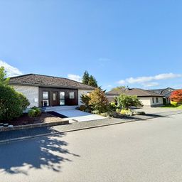 Exklusiv in Hachenburg! Top gepflegtes + 2015 umfangreich saniertes Wohnhaus am Stadtrand!!!