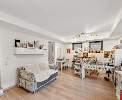 Zimmer 2 KG