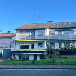 Zentral gelegene 2-Zimmer-Wohnung auf Hochparterre mit Balkon  und  Stellplatz in Hennef