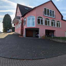 Barrierefreie Gewerbefläche mit ca. 110 m² und 10 Stellplätzen – Ideal für Praxis oder Büro!