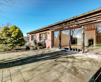 Bungalow mit tollem Garten auf Eckgrundstück in Rauschendorf