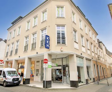 MODERNISIERT UND RENDITESTARK. BEGEHRTE KAPITALANLAGE IN KREFELD 8 Gewerbe- und 3 Wohneinheiten