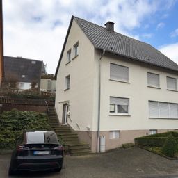 Einfamilienhaus mit Terrasse und Stellplatz