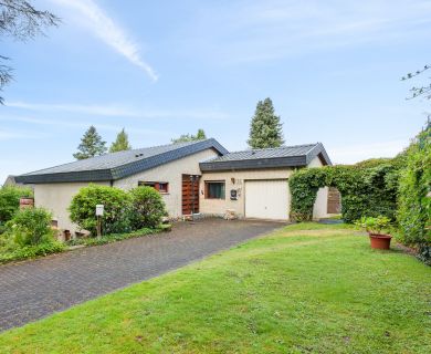 Wohnen über den Dächern – Zweifamilienhaus mit traumhafter Aussicht