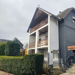 Charmantes und renoviertes Einfamilienhaus in idyllischer Burgkulisse!