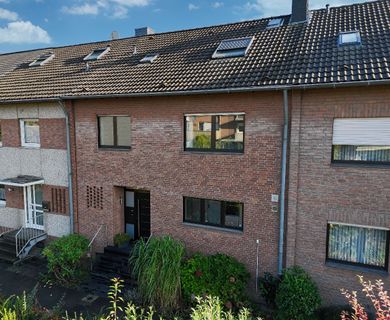 Raumwunder ! Platz für alle und alles im 8 m breiten Reihenhaus im Neusser Süden