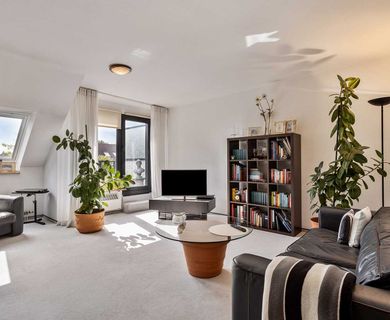 Bastbau-Wohnung in Erkrath-Hochdahl: Helle 2-Zimmer-Dachgeschosswohnung