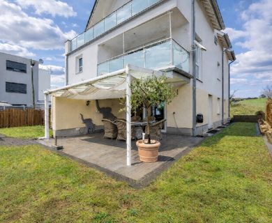 Verkaufsstart in Steinbüchel: 
4-Zimmer-Eigentumswohnung im Erdgeschoss mit Garten und Garage