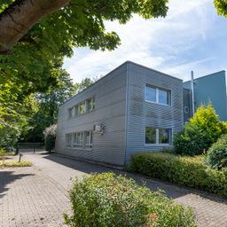 Provisionsfrei! Ca. 500 m² große Gewerbeeinheit (ehemals Labor + Büro) im Hagener- Lennetal