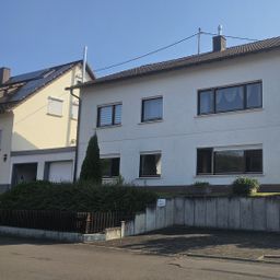 Solides Einfamilienhaus mit Einliegerwohnung in guter, zentraler Wohnlage!