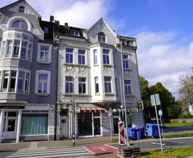 Bezugsfreies Wohn- und Geschäftshaus in zentraler Lage von Opladen!