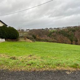 **PREISREDUZIERUNG**
Großzügiges, voll erschlossenes Eckgrundstück in ruhiger Randlage!