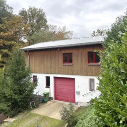 Vielseitig nutzbares Einfamilienhaus mit zusätzlicher Gewerbe- oder Landwirtschaftsfläche!