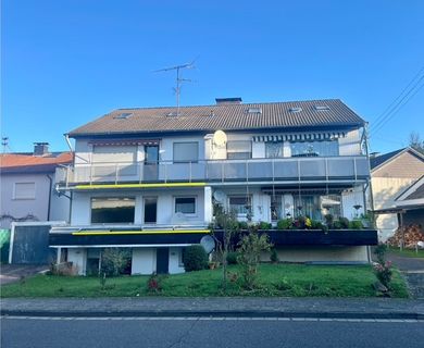 Zentral gelegene 2-Zimmer-Wohnung auf Hochparterre mit Balkon  und  Stellplatz in Hennef