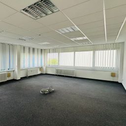 *PROVISIONSFREI* ca. 430 m² Büro-/Praxisräume zu vermieten