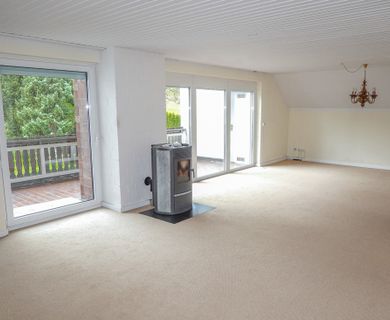 Großzügige DG-Wohnung für 2 Personen mit Einbauküche, Garage,großer Loggia mit Blick zum Fleyer Wald