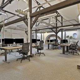 ATTRAKTIVE 204 m² GROßE BÜROFLÄCHE IN TRADITIONS-LIEGENSCHAFT