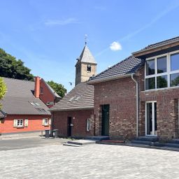 Erstbezug! Stilvolle Maisonettewohnung mit eigenem Eingang in ländlicher Idylle!