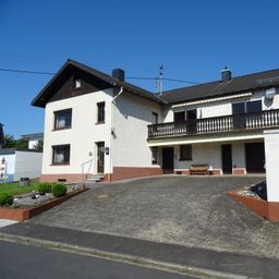 Gepflegtes und freistehendes Einfamilienhaus mit Garten in guter Lage von Langendernbach