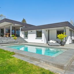 Stilvolles Architektenhaus mit Pool und Luxusausstattung