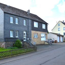 Sehr gepflegtes Wohnhaus mit Garten und Fernblick in Ortsrandlage – nahe Daaden!