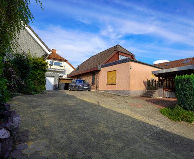 Großzügiges Einfamilienhaus mit Anbau in IS-Dröschede