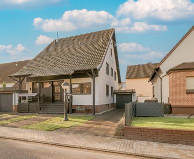 Geräumiges Einfamilienhaus mit großem Garten und Potenzial in Troisdorf-Oberlar