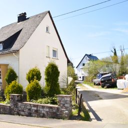 *RESERVIERT* Familienfreundliches Wohnen in bester Lage – Haus mit Garten in Ransbach-Baumbach!