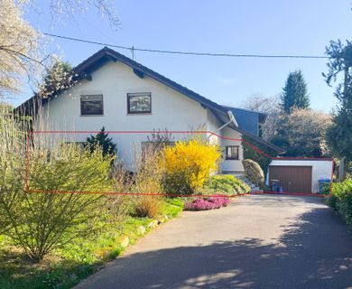 *REDUZIERT* Erdgeschosswohnung mit Terrasse und Garage in ruhiger, naturnaher Wohngegend!